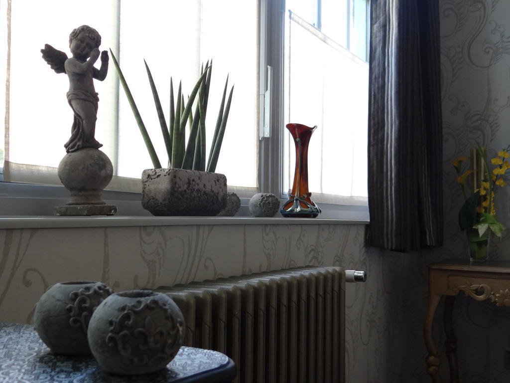 L'Art Du Temps Acomodação com café da manhã Montreuil  Quarto foto